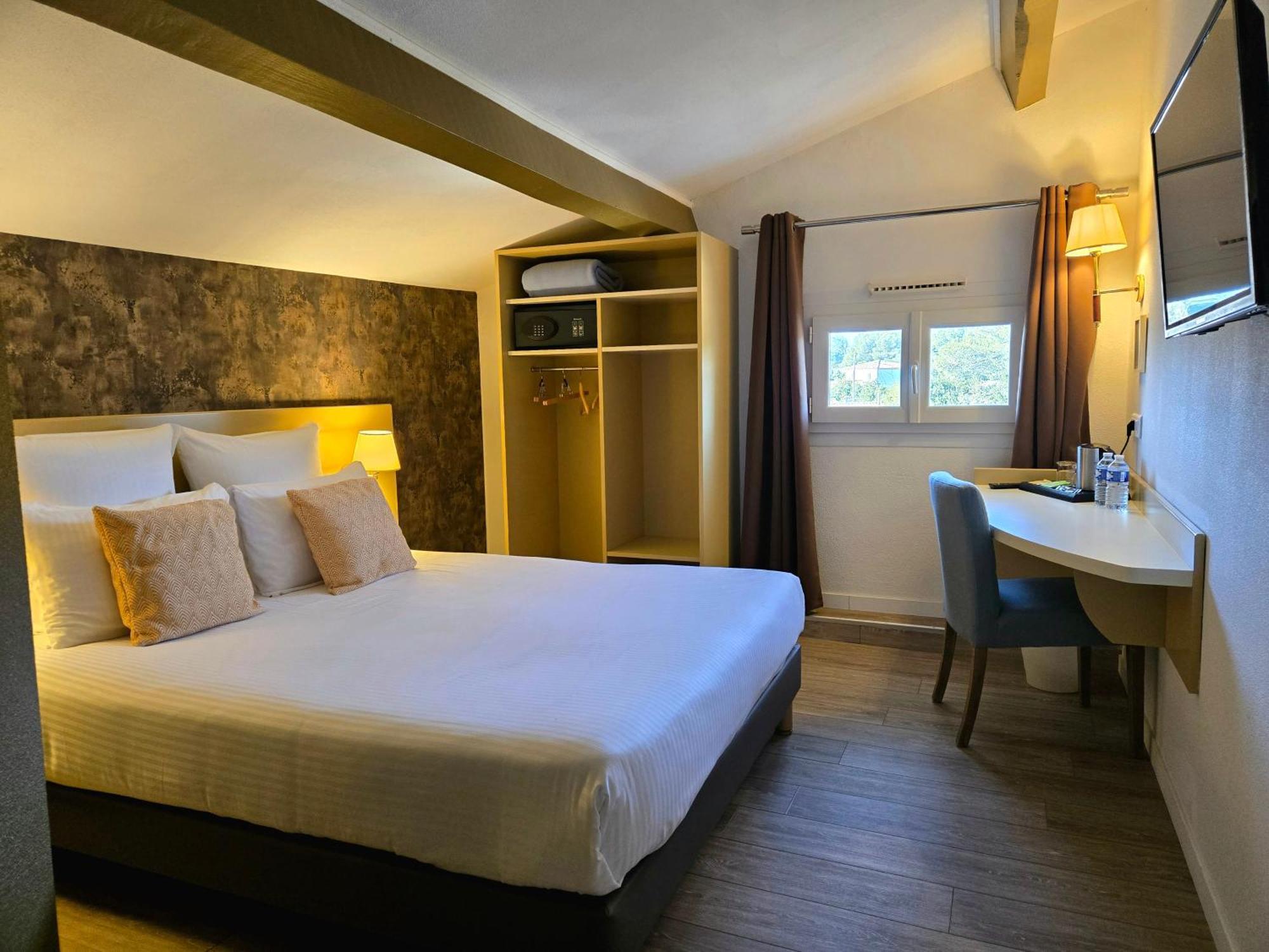 Hotel Le Saint-Genies Uzès Eksteriør bilde