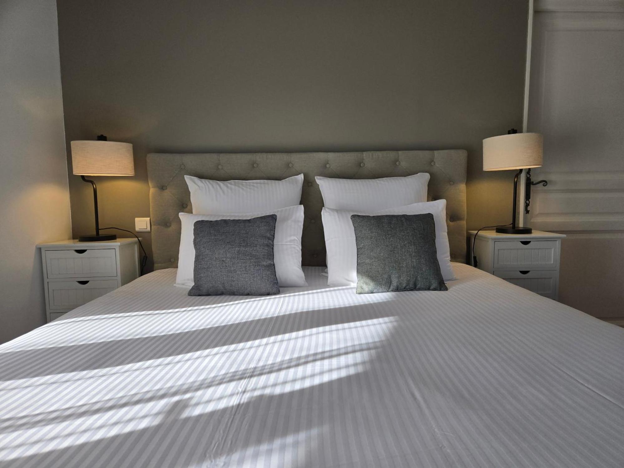 Hotel Le Saint-Genies Uzès Eksteriør bilde