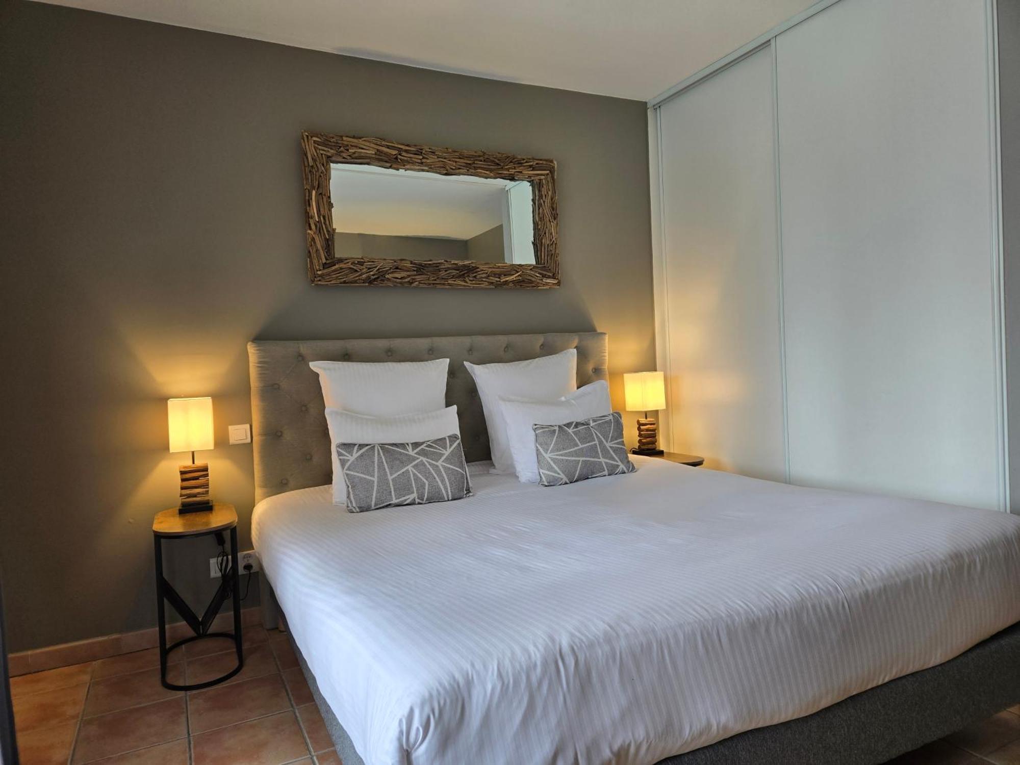 Hotel Le Saint-Genies Uzès Eksteriør bilde