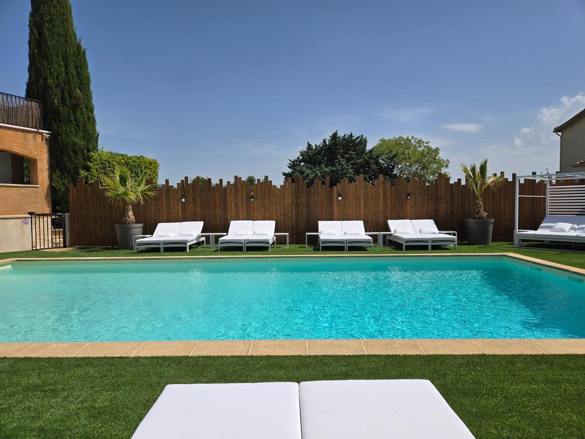 Hotel Le Saint-Genies Uzès Eksteriør bilde